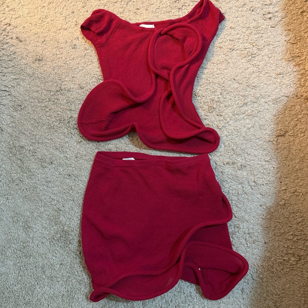 Meshki Raspberry Off-Shoulder Knit Top - Picture 3 of 3